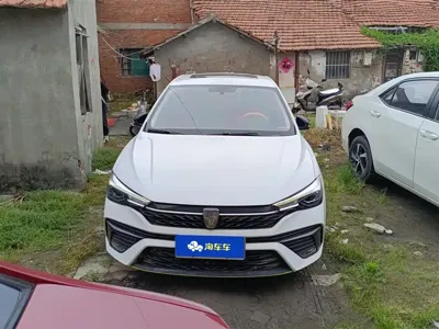 Roewe i5 2022, 15800 км, за 6684.43 USD
