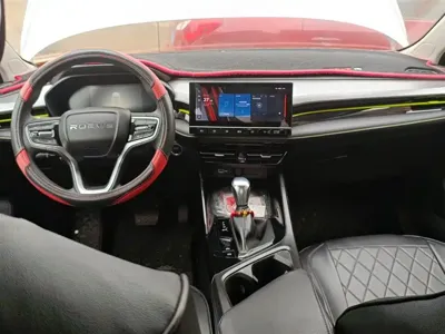 Roewe i5 2022, 15800 км, за 6684.43 USD - фото 12