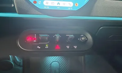MINI Cooper 2025, 6575 км, за 21333.86 USD - фото 9
