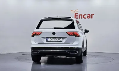 Volkswagen Tiguan 2023, 32381 км, за 32551.92 USD