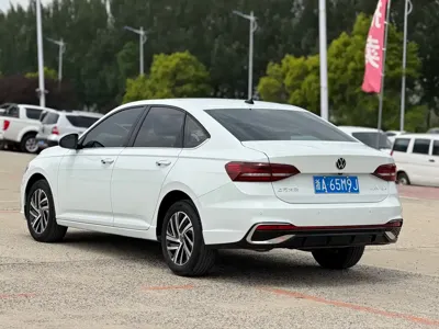 Volkswagen Lavida 2023, 20000 км, за 12217.9 USD