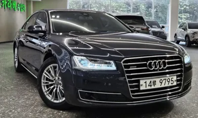 Audi A8 · 2015 год