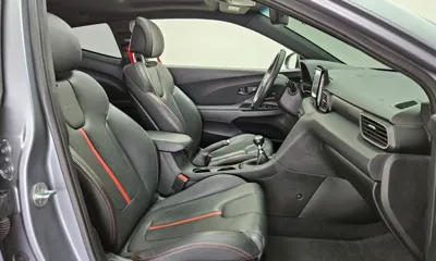 Hyundai Veloster 2019, 66601 км, за 8527.24 USD - фото 11