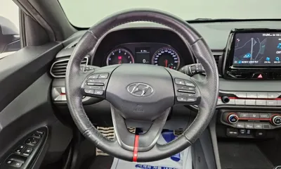 Hyundai Veloster 2019, 66601 км, за 8527.24 USD - фото 13