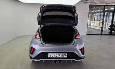 Hyundai Veloster 2019, 66601 км, за 8527.24 USD - фото 20