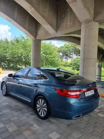 Hyundai Grandeur 2015, 186170 км, за 4167.48 USD