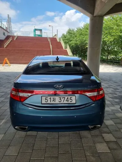 Hyundai Grandeur 2015, 186170 км, за 4167.48 USD