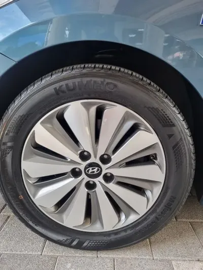 Hyundai Grandeur 2015, 186170 км, за 4167.48 USD