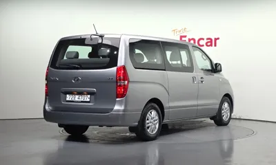 Hyundai Starex 2017, 96233 км, за 7540.79 USD