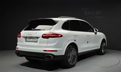 Porsche Cayenne 2017, 175717 км, за 16807.83 USD
