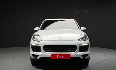 Porsche Cayenne 2017, 175717 км, за 16807.83 USD