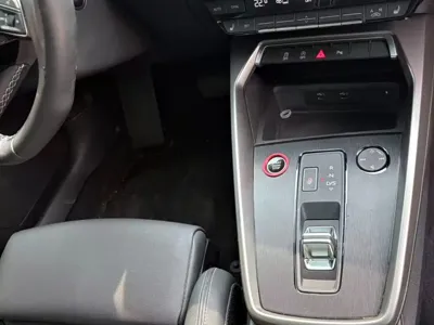 Audi A3 2023, 11900 км, за 24425.66 USD
