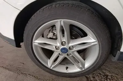 Ford Focus 2020, 94200 км, за 8324 USD - фото 11