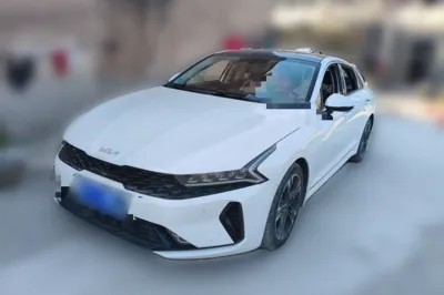 Kia K5 · 2021 год