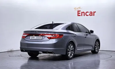 Hyundai Grandeur 2015, 125788 км, за 4172.18 USD