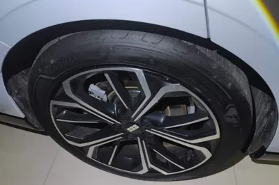 Geely Galaxy E8 2025, 6300 км, за 22476 USD - фото 11