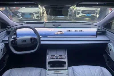 Geely Galaxy E8 2025, 6300 км, за 22476 USD - фото 12