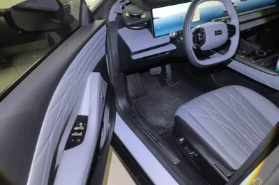Geely Galaxy E8 2025, 6300 км, за 22476 USD - фото 18