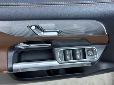 Mercedes-Benz GLB 2022, 60000 км, за 25231.85 USD