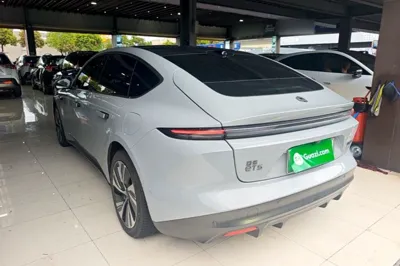 Nio ET5 2022, 45800 км, за 26611 USD