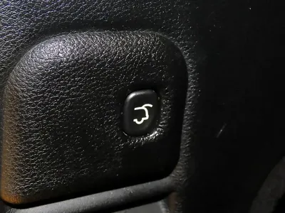 Jeep Cherokee 2018, 84661 км, за 10744.28 USD - фото 16