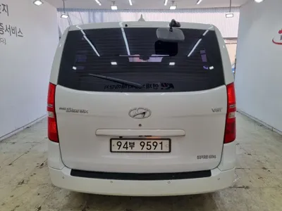 Hyundai Starex 2016, 99881 км, за 7609.27 USD