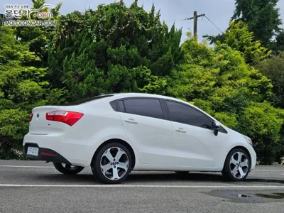Kia Pride 2012, 117936 км, за 2593.77 USD