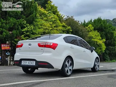 Kia Pride 2012, 117936 км, за 2593.77 USD