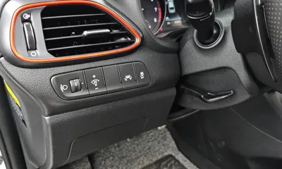 Hyundai i30 2019, 42802 км, за 12143.89 USD - фото 27