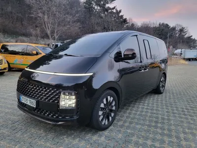 Hyundai Staria