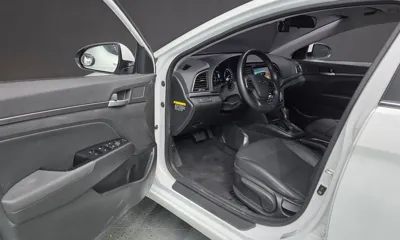 Hyundai Avante 2017, 6577 км, за 6825.71 USD - фото 10