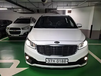 Kia Canival · 2017 год