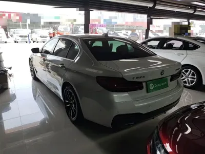 BMW 5 Series 2022, 63099 км, за 25645.78 USD