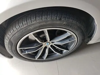 BMW 5 Series 2022, 63099 км, за 25645.78 USD - фото 23