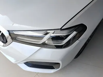 BMW 5 Series 2022, 63099 км, за 25645.78 USD - фото 24