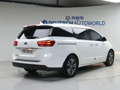 Kia Canival 2019, 140038 км, за 7475.78 USD