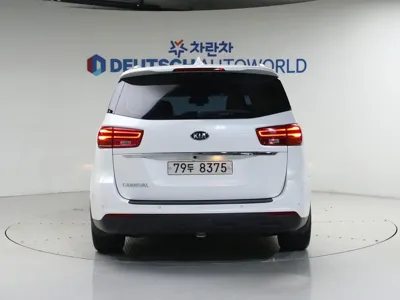 Kia Canival 2019, 140038 км, за 7475.78 USD