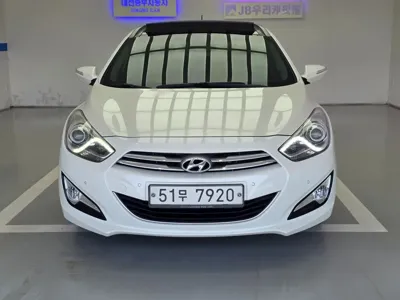 Hyundai i40 2014, 213000 км, за 3216.49 USD
