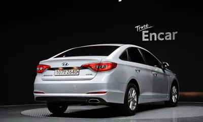 Hyundai Sonata 2015, 127862 км, за 4759.39 USD