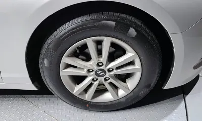 Hyundai Sonata 2015, 127862 км, за 4759.39 USD