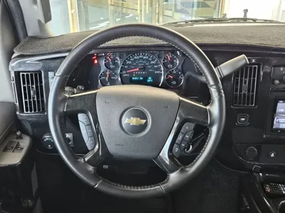 Chevrolet Express Van 2019, 80931 км, за 25780.03 USD - фото 11