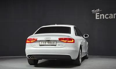 Audi A4 2015, 78802 км, за 3678.4 USD