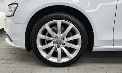Audi A4 2015, 78802 км, за 3678.4 USD