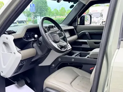 Land Rover Defender 2020, 58000 км, за 64630.9 USD - фото 7