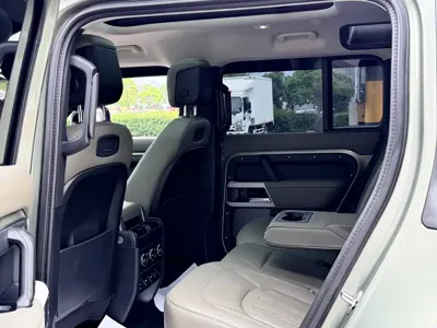 Land Rover Defender 2020, 58000 км, за 64630.9 USD - фото 9