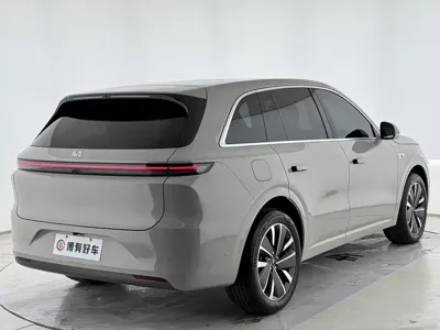 Li Auto Li L6 2025, 20000 км, за 28590.11 USD