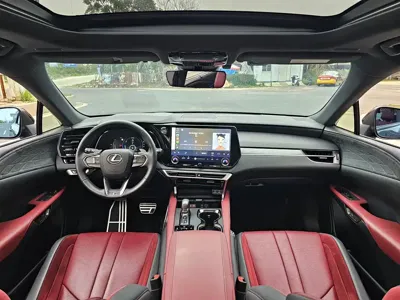 Lexus RX 2024, 27000 км, за 69009.84 USD