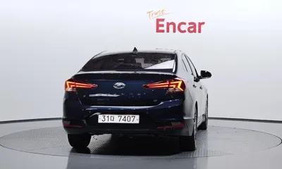 Hyundai Avante 2019, 136216 км, за 7877.12 USD