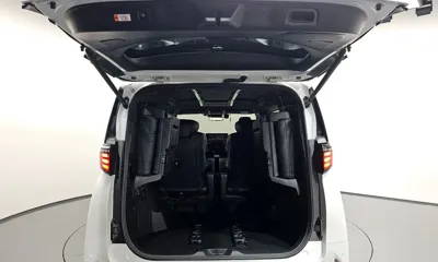 Toyota Alphard 2024, 13331 км, за 62466.99 USD - фото 16