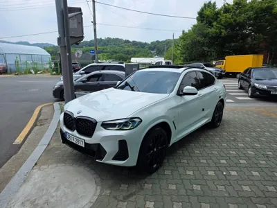 BMW X4 · 2022 год
